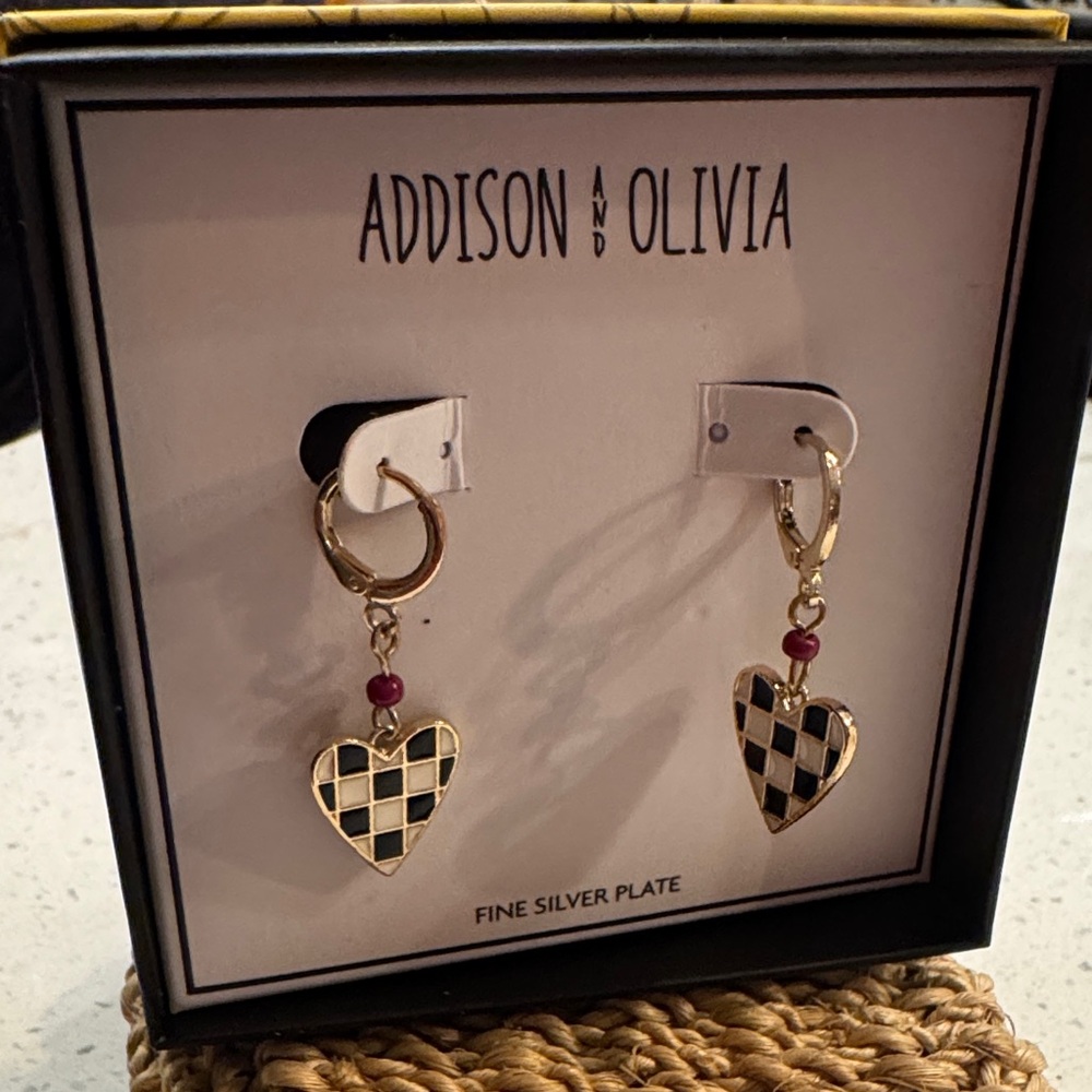 🌸Final price🌸 Gold and Black Checkered Heart Earrings